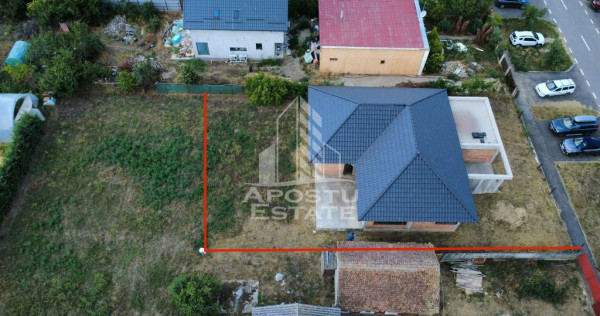 Casa individuala de vanzare cu 4 camere si garaj, Parta, comision 0