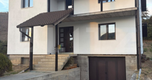 Casă de v&acirc;nzare, 170 mp, zona Sud-Vest - Șard