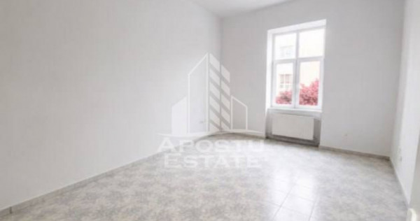 Spatiu SAD medical 68 mp, policlinica, ultracentral, Sanicolaul Mare.