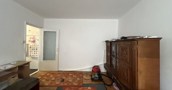 Apartament cu 3 camere, 47 mp utili, etaj 1 - zona Girocului