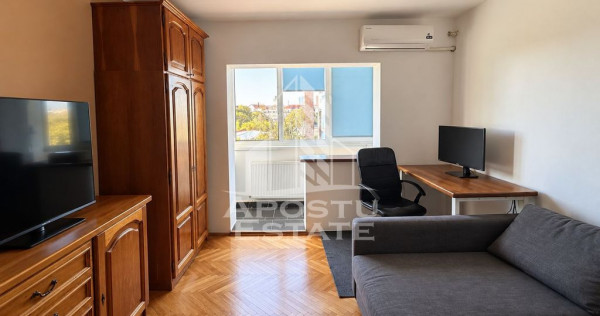 Apartament de vanzare cu 2 camere, semidecomandat, zona Girocului