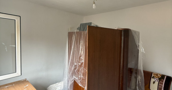 Apartament cu 2 camere, decomandat, 42 mp utili + balcon - S