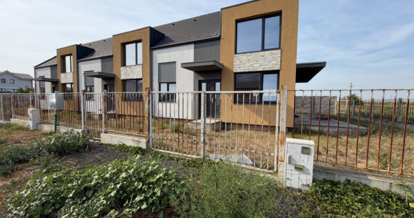 Triplex | 3 camere | Toate utilitatile | Asfalt | Parter + M