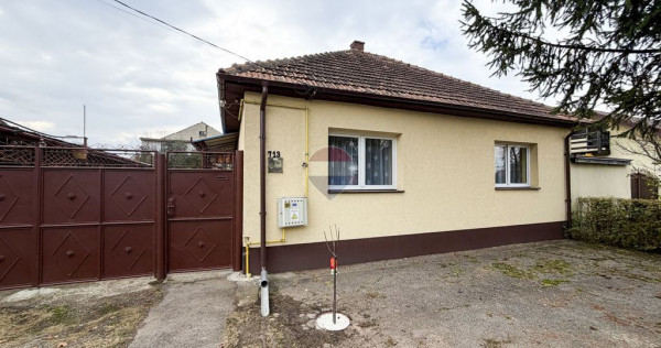 Casă de &icirc;nchiriat cu grădină și curte privată, pe Strada Gării, Hărman
