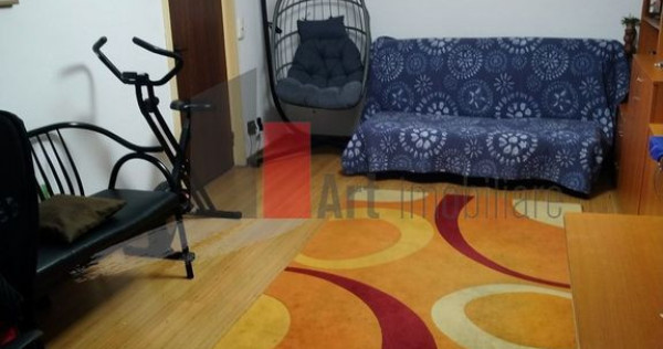 V&acirc;nzare apartament decomandat 3 camere - Bd. Obregia
