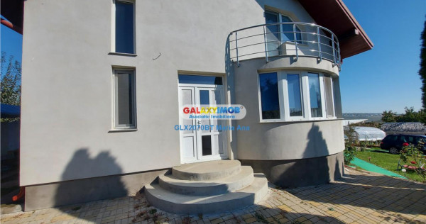Casa P M, 800 mp teren, in Curtesti la 5 minute de Bucovina!