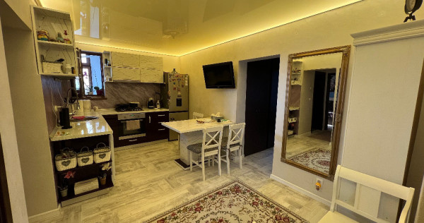 Apartament trei camere, renovat, mobilat, in Cornisa