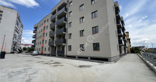 Apartament de 3 camere cu 2 bai etaj intermediar zona Rahove