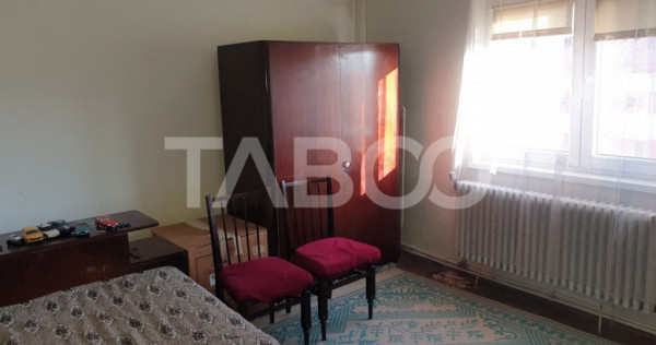 Apartament decomandat 3 camere 64 mpu mobilat utilat balcon