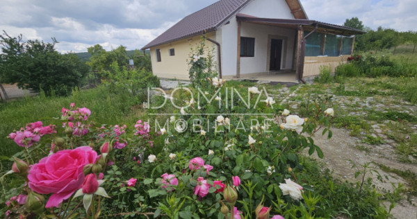 Casă &icirc;n comuna Bălănești, sat Voiteștii din Vale