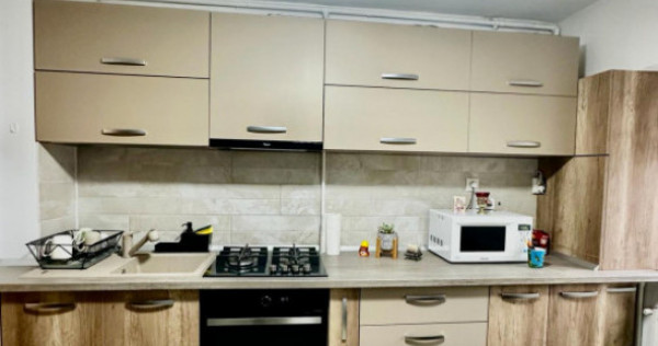 Apartament 3 camere de inchiriat in zona Faleza Nord