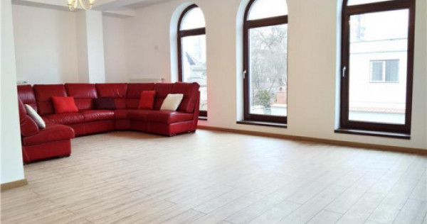 Apartament nou cu 2 camere in vila - Centru Brasov