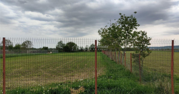 Teren intravilan, situat in zona rezidentiala, la 800 de m d