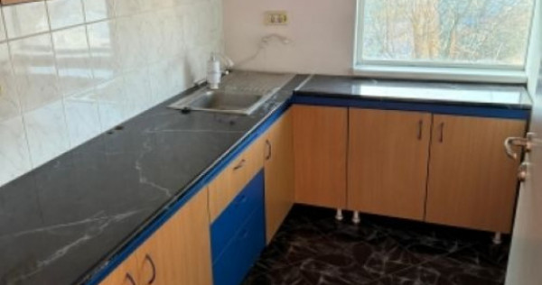 Inchiriez spatiu de birouri, zona Metrou Brancoveanu, 110mp, 1.210euro