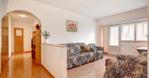 Apartament spațios de 3 camere cu 2 băi, 80mp, Sibiu - Fav