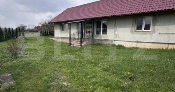 Casă de vânzare, zonă deosebită , teren generos,Săliș