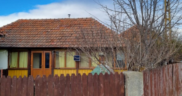 Proprietar, vând casă la curte în Berislăvești - la 7 km de Călimăneș
