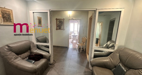 Apartament 4 camere,Ultracentral,etaj 2,105 mp