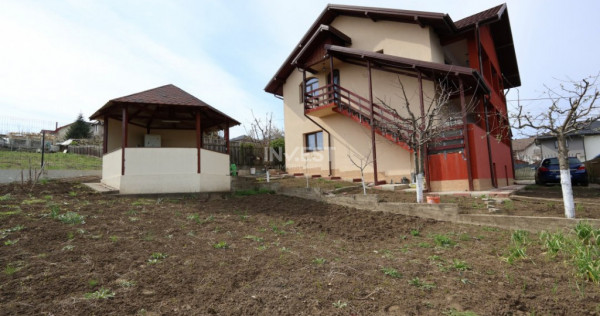 Casă de v&acirc;nzare &icirc;n Rediu &ndash; Spațiu Generos pentru Două