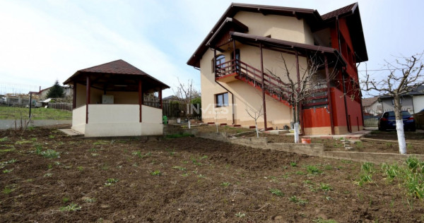 Casă de v&acirc;nzare &icirc;n Rediu &ndash; Spațiu Generos pentru Două