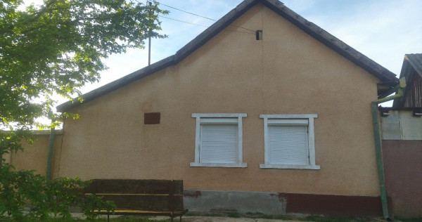 Casa cu teren 1430 m2 sat Turnu 15km de Arad