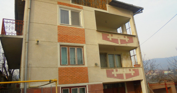 Vand casa solida in Deva, zona Calugareni partea de jos, D+P+E,