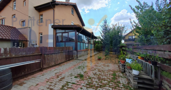 Apartament individual 3 camere 110 mp în Vilă + 167mp CURT