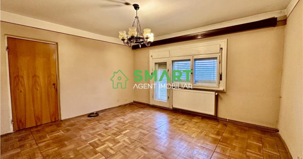 Apartament 4 camere. Arad, Zona Micalaca, str. Savarsin.