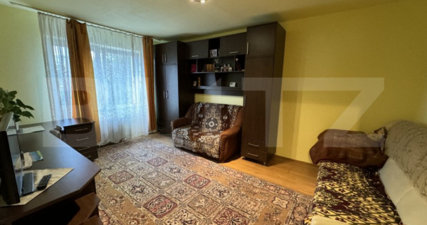 Apartament cu 3 camere, zona Cornisa