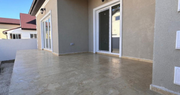 Casă 4 Camere de V&acirc;nzare &icirc;n Valu lui Traian | Nouă | La