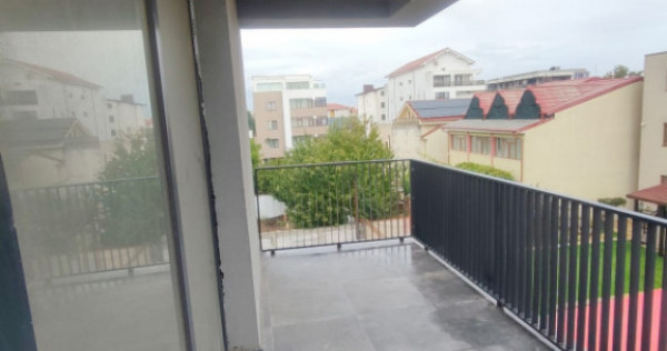 Apartament 3 camere de inchiriat in zona Compozitori, Consta