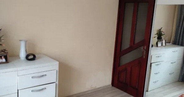 Apartament cu 3 camere decomandate zona Burdujeni - Cuza Voda 3