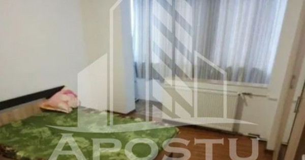 Apartament ultracentral cu 2 camere semidecomandat