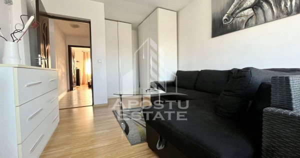 Apartament cu 2 camere, decomandat, balcon deschis, zona ...