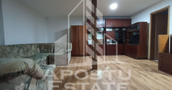 Apartament 3 camere 2 bai zona mehala la curte comuna