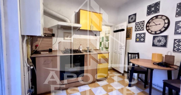 Apartament 3 camere pe 2 nivele in zona Balcescu.