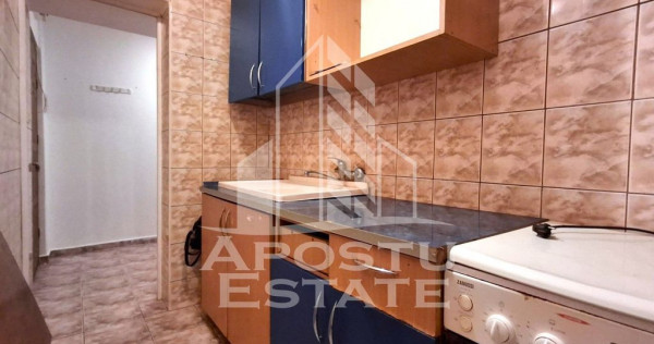 Apartament 2 camere semidecomandat in zona Fortuna