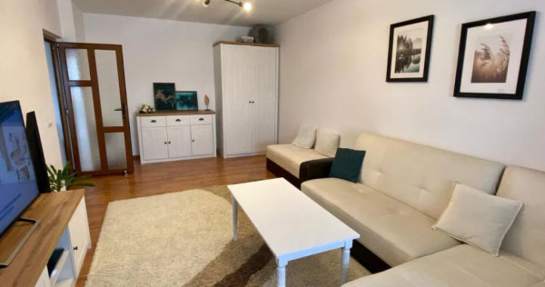 Apartament cu 3 Camere, etaj intermediar, Mobilat-Utilat. CU