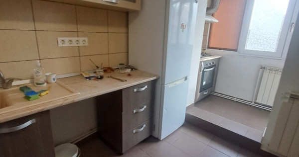 De vanzare apartament 2 camere fix pe centru etajul 1 mobilat