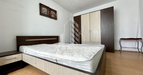 Apartament decomandat cu 3 camere, centrala proprie, zona...