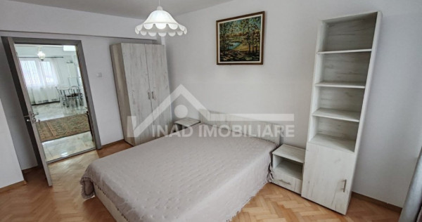 Apartament cu 3 camere de 80 mp cu 2 bai zona Piata Cipariu