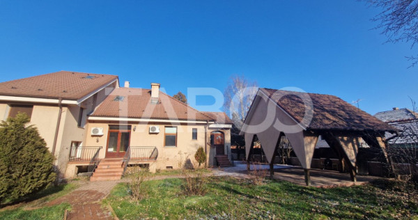 Casa 5 camere cu garaj si teren 961 mp de vanzare Sibiu zona