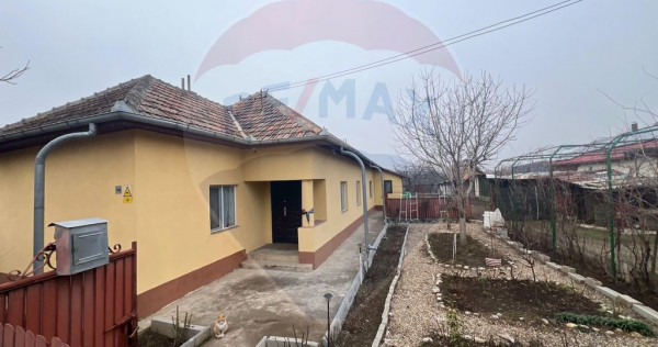 Casă / Vilă cu 6 camere de vânzare în zona Ultracentral