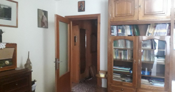 Apartament cu 3 camere decomandate Zona Obcini