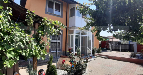 Casa spate Selgros P+1, 4 camere, SU 100MP, teren 294 MP