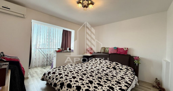 Apartament 3 camere de vanzare zona Lunei Timisoara