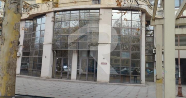 Vând Spațiu pe bd. Unirii stradal, spatiu pretabil club, b