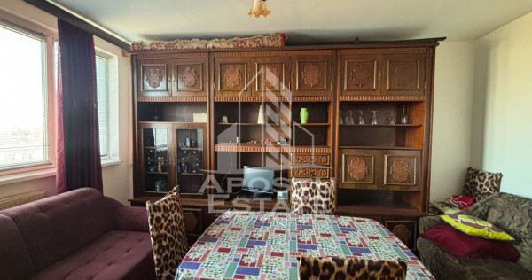 Apartament decomandat cu 3 camere, zona Dambovita