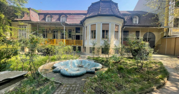 Casa, 6 camere, 408 mp, zona Semicentrala