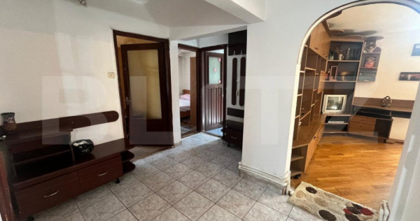 Apartament 3 camere, decomandat, parter, 70 mp, zona Sens Ve